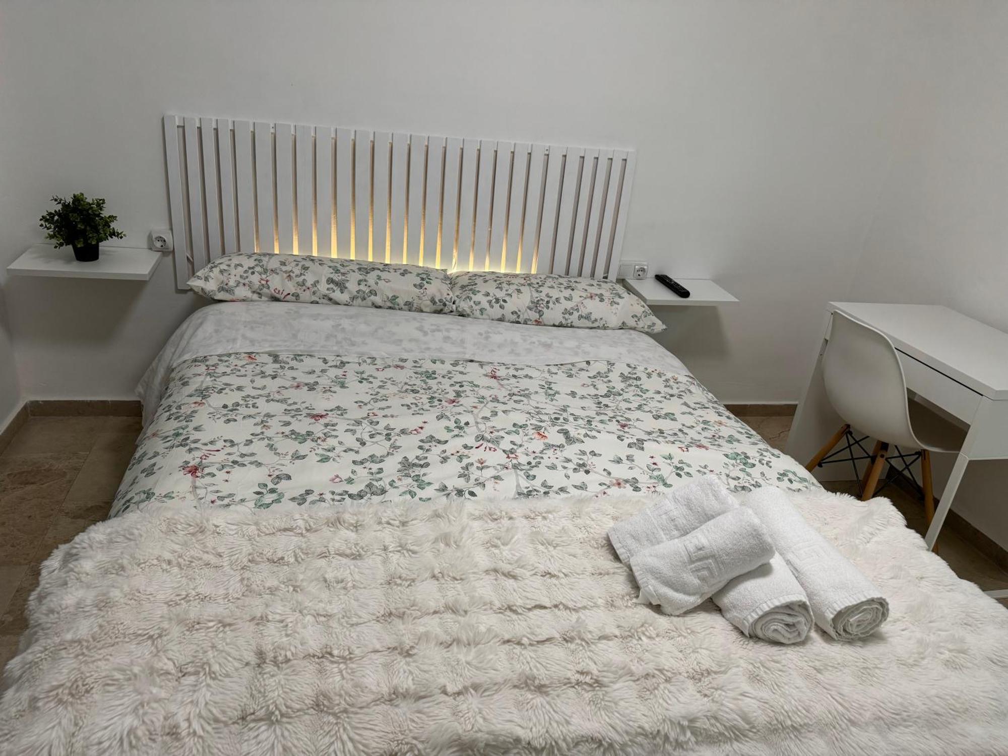 Alojamiento Bruckner Bed & Breakfast Málaga Dış mekan fotoğraf